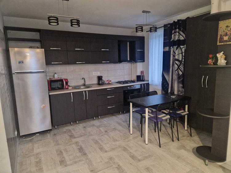 Garsonieră decomandată în Central