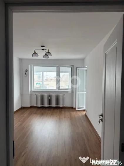 Apartament cu 4 camere decomandat în Tineretului