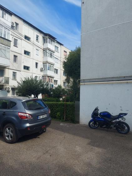 Garsonieră decomandată în Sud