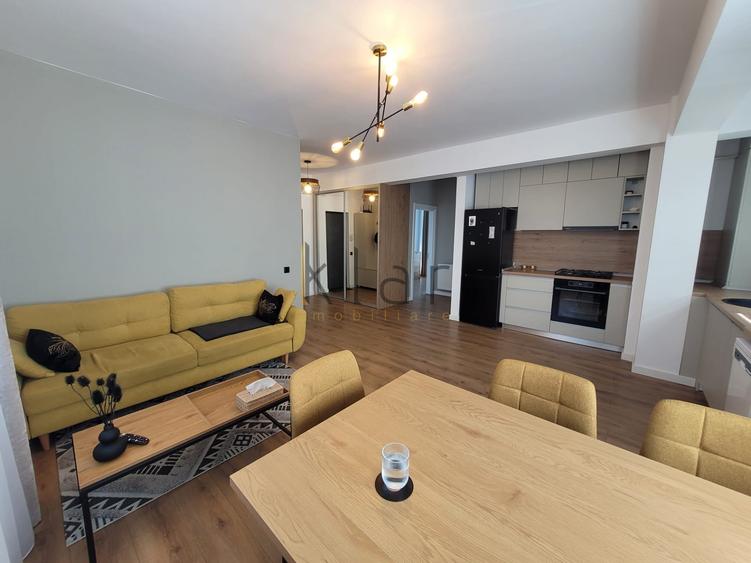Apartament cu 3 camere semidecomandat, mobilat în Florești