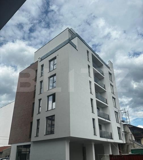 Apartament cu 3 camere semidecomandat în Mărăști