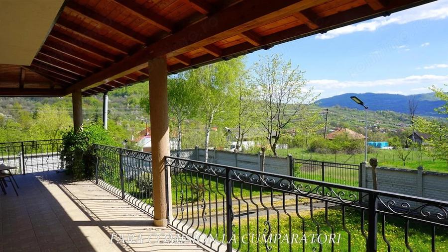 Casă cu 1 camere cu Teren 2327 Mp în Berislăvești