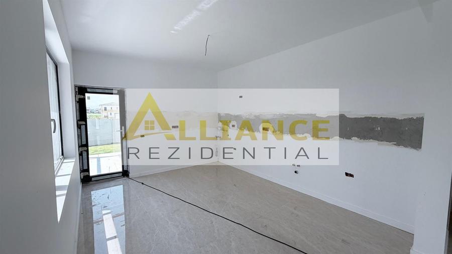 Casă individuală cu 5 camere cu Canalizare în Berceni
