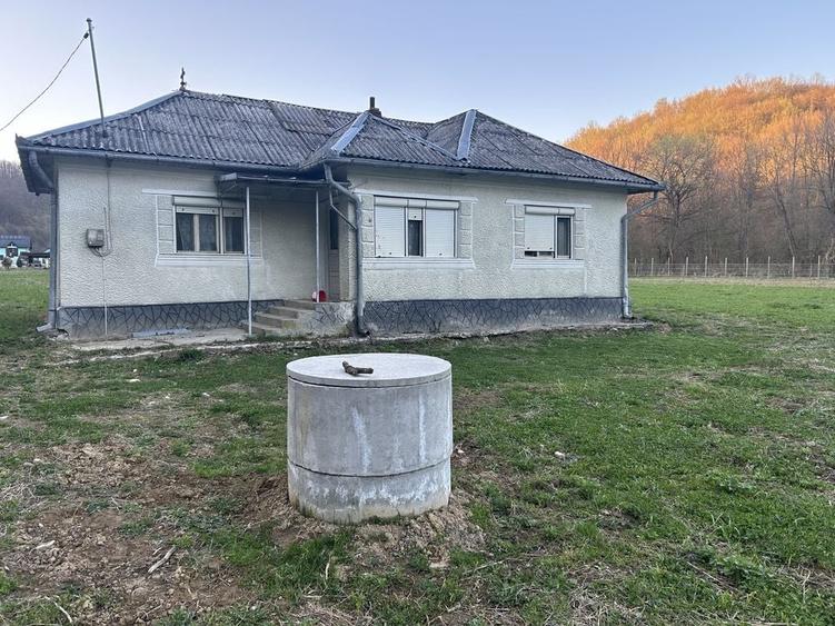Casă cu 2 camere în Central