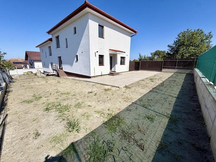 Casă cu 4 camere cu Teren 190 Mp în Șura Mică