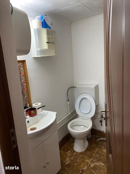 Casă cu 6 camere cu Teren 439 Mp în Petros