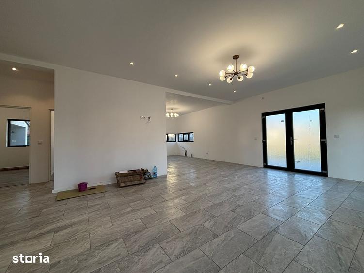 Casă cu 3 camere cu Teren 500 Mp în Zimandu Nou