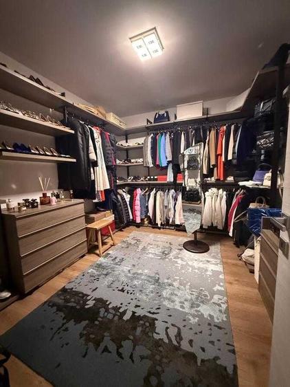 Apartament cu 3 camere semidecomandat în Unirii