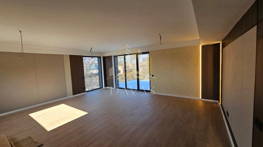 Duplex cu 5 camere cu Canalizare în Popești