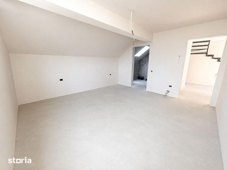 Casă cu 5 camere cu Teren 230 Mp în Andrei Mureșanu