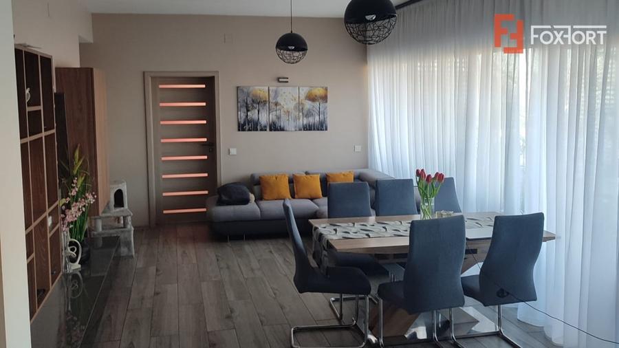 Casă individuală cu 6 camere cu Canalizare în Ghiroda
