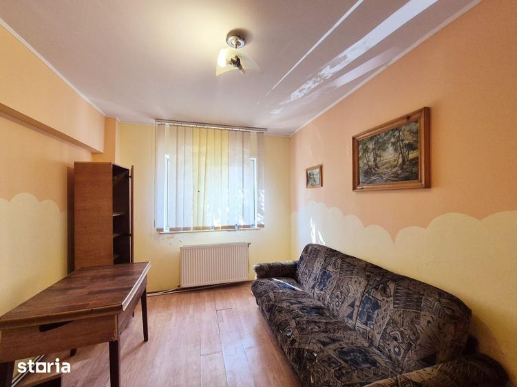 Apartament cu 3 camere decomandat în 1 Mai