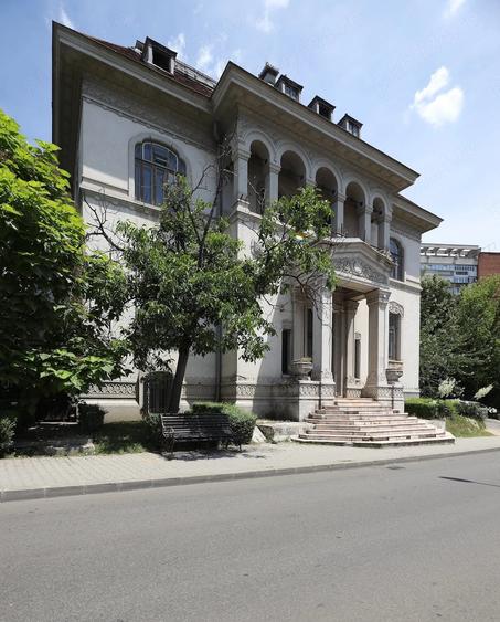 Casă cu Teren 1848 Mp în Ultracentral