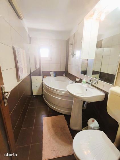 Apartament cu 3 camere decomandat în 13 Septembrie
