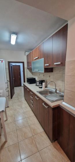 Apartament cu 2 camere semidecomandat, mobilat în Hipodrom 3