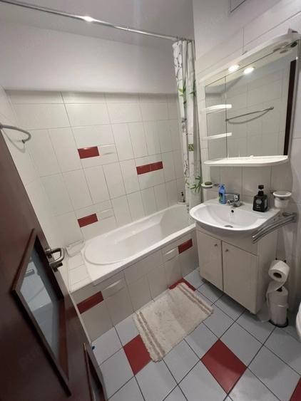 Apartament cu 3 camere decomandat în Basarab