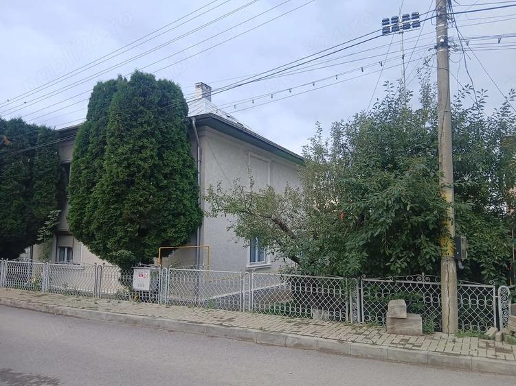 Casă cu 3 camere cu Teren 420 Mp în Central