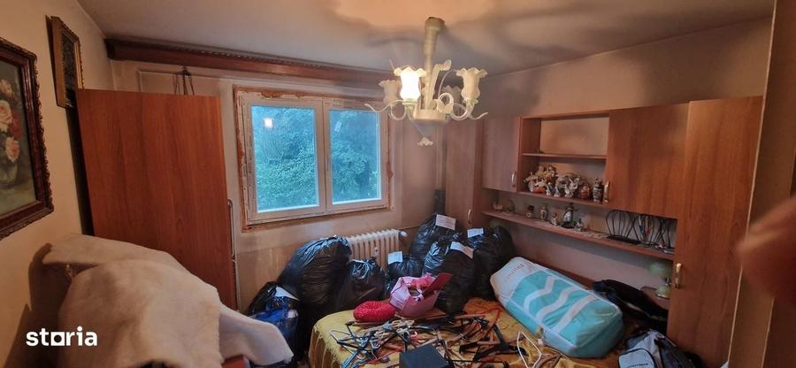 Apartament cu 2 camere decomandat în Valea Oltului