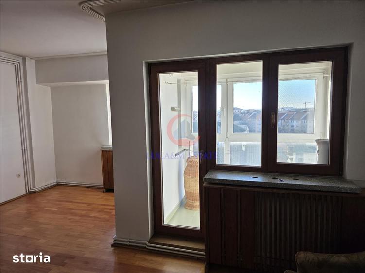 Apartament cu 4 camere decomandat în Dorobanților