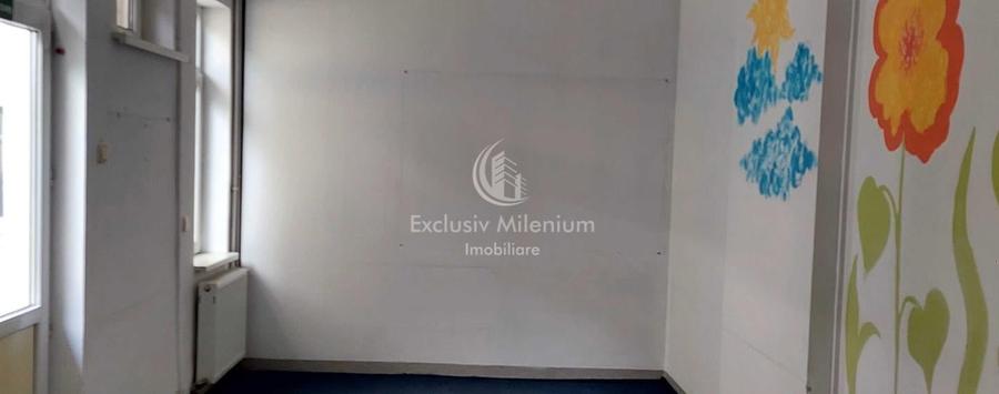 Casă individuală cu 8 camere cu Canalizare în Timpuri Noi