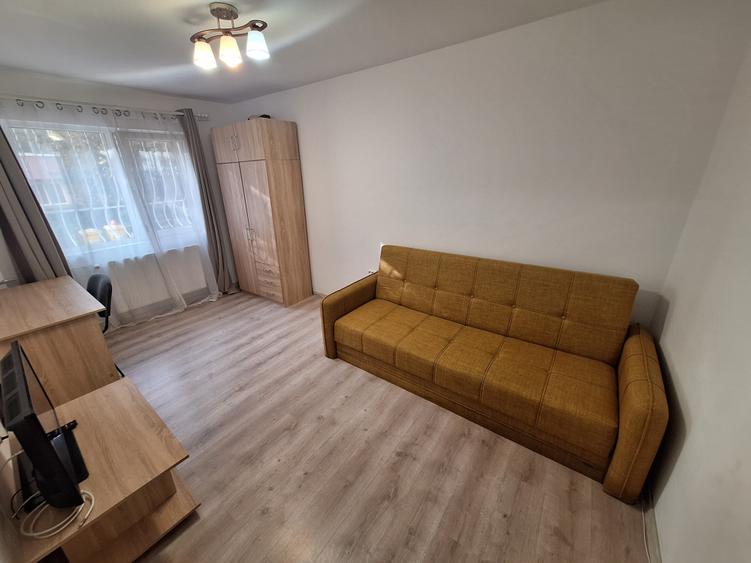 Garsonieră decomandată în Complex Studențesc