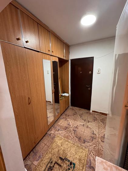 Apartament cu 2 camere decomandat în Sud-Vest