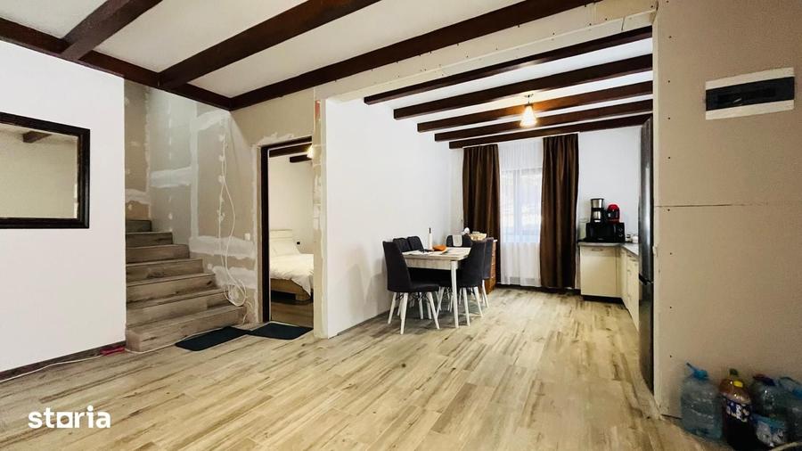 Casă cu 6 camere cu Teren 712 Mp în Central