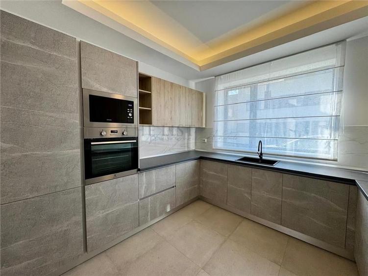 Duplex cu 6 camere cu Canalizare în Pipera