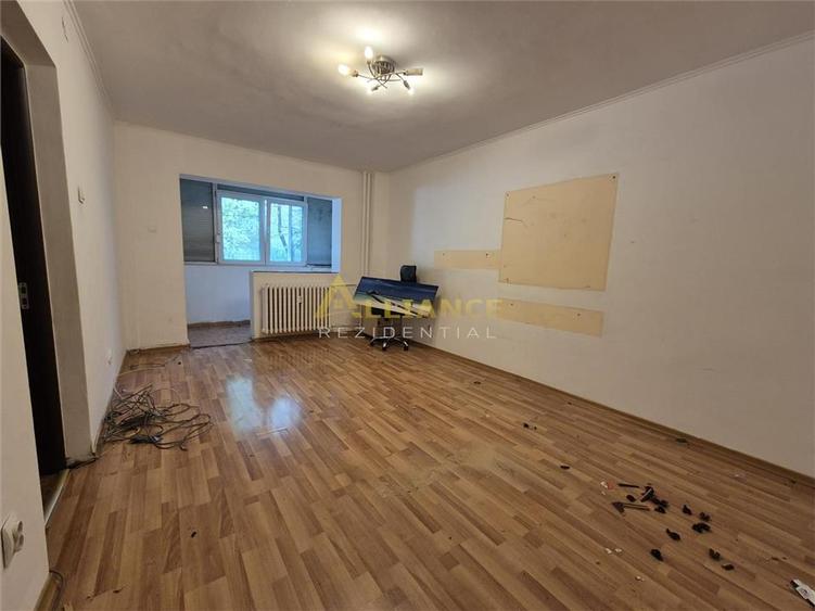 Apartament cu 2 camere decomandat în Titan