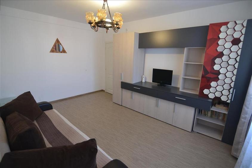 Apartament cu 2 camere decomandat în Centrul Civic