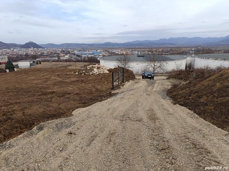 Teren în 700