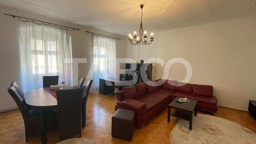 Apartament cu 2 camere semidecomandat, mobilat în Orașul de Jos