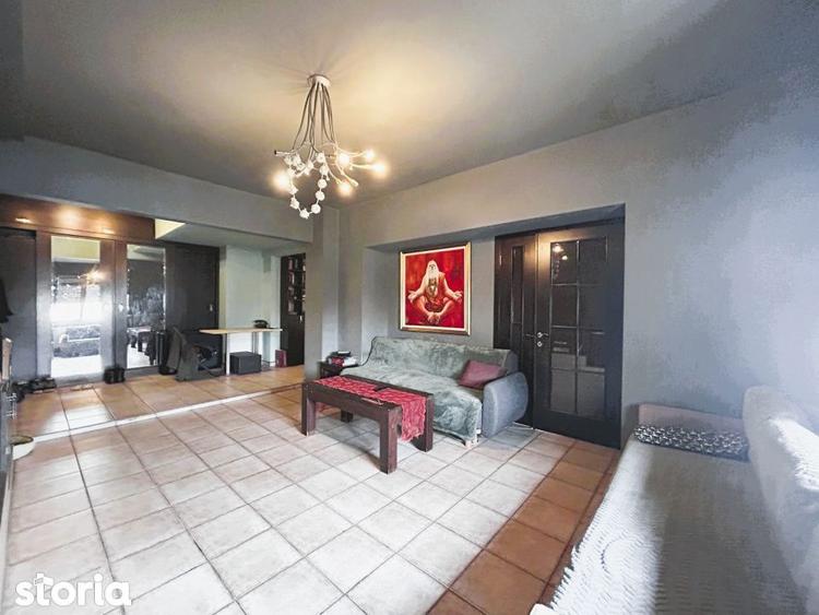 Apartament cu 3 camere, mobilat în Dacia