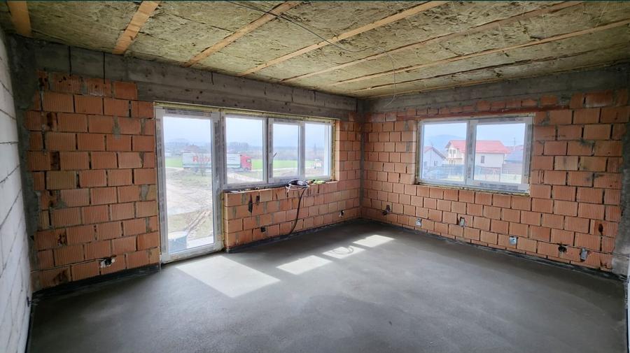 Casă individuală cu 4 camere cu Teren 665 Mp în Bod
