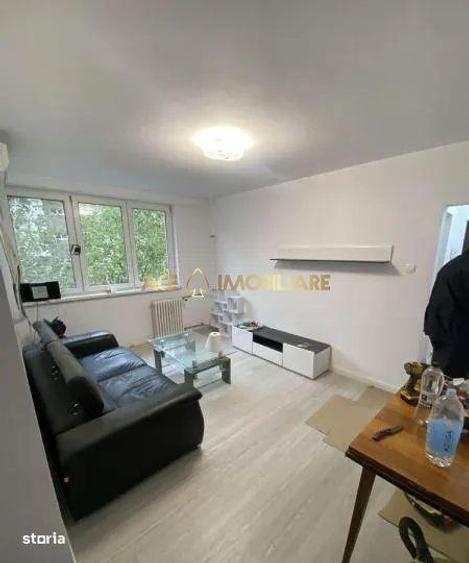 Apartament cu 4 camere în Drumul Taberei