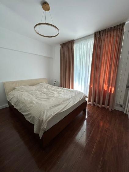 Apartament cu 3 camere decomandat, mobilat în Tei