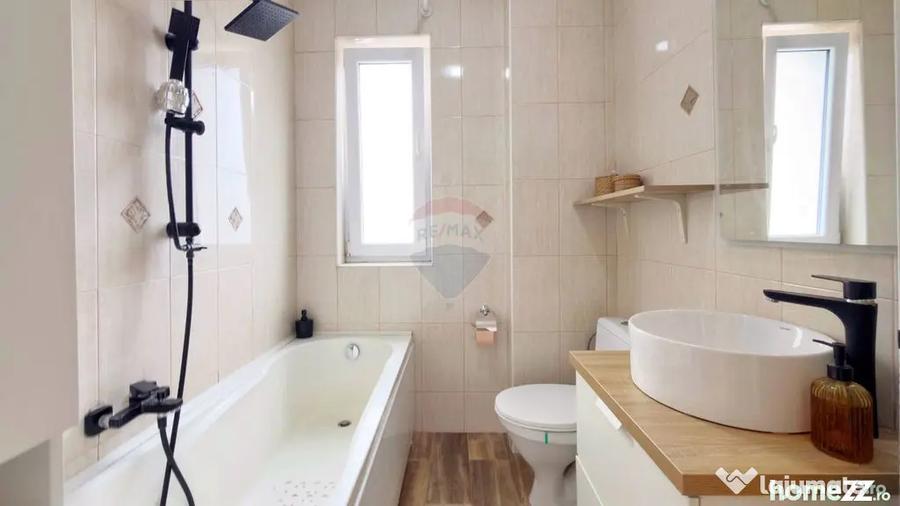 Apartament cu 3 camere semidecomandat în Colentina