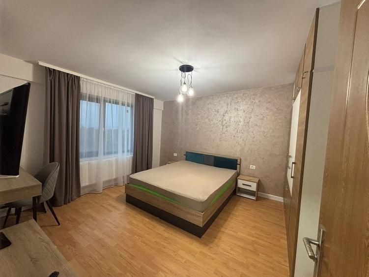 Garsonieră decomandată în Valea Adâncă