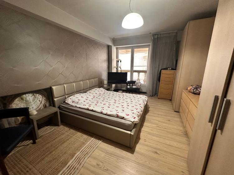 Apartament cu 3 camere semidecomandat în Herăstrău
