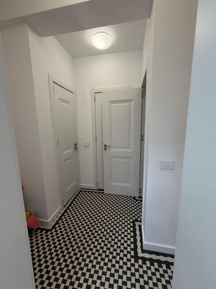 Apartament cu 3 camere decomandat în Lahovari
