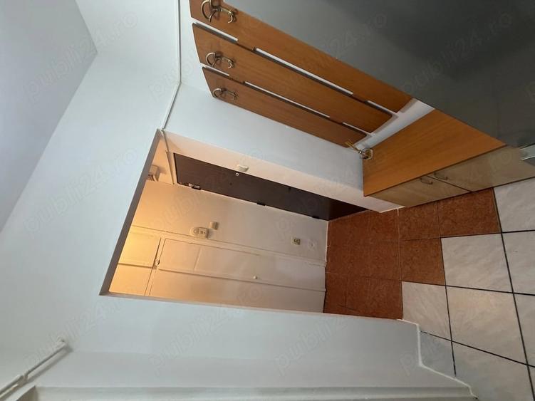 Garsonieră decomandată în Gorjului