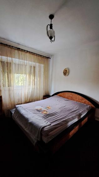 Apartament cu 3 camere decomandat în Exterior Vest