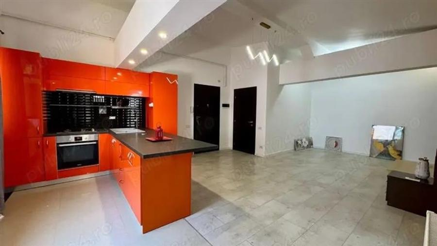 Apartament cu 3 camere semidecomandat, mobilat în Bucureștii Noi