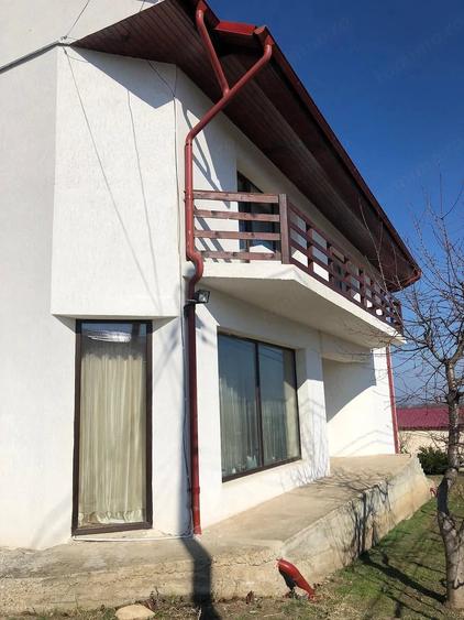 Casă cu 4 camere cu Teren 500 Mp în Central