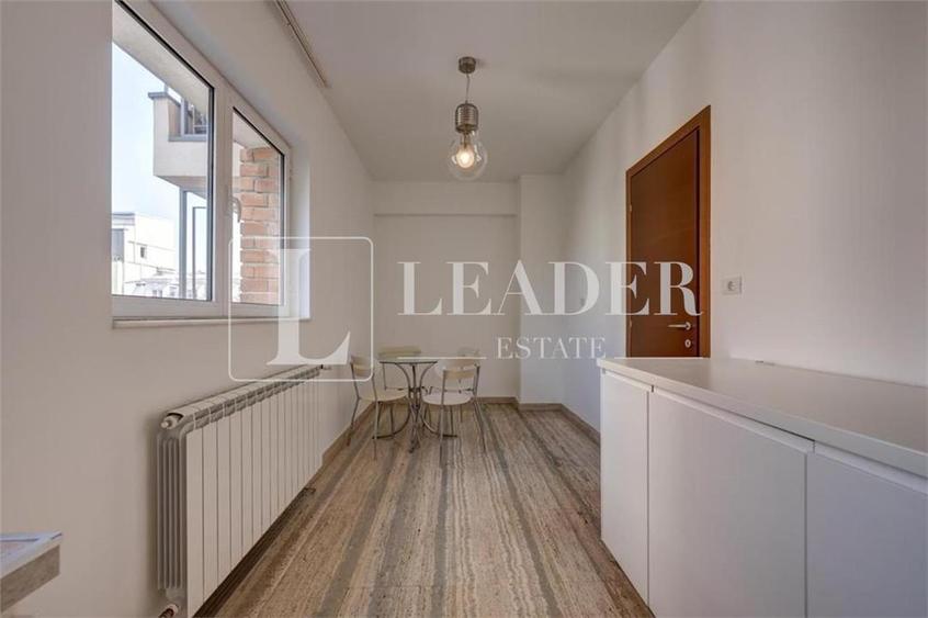 Apartament cu 4 camere semidecomandat, mobilat în Dacia