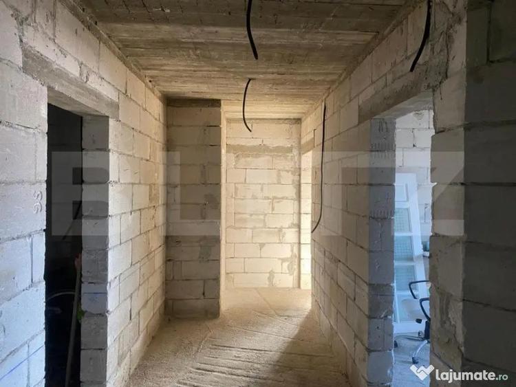 Casă cu 7 camere cu Teren 600 Mp în Central
