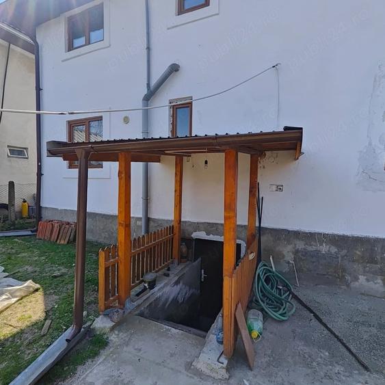 Casă cu 4 camere cu Teren 3000 Mp în Jiana