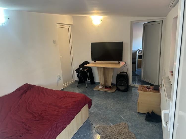 Apartament cu 2 camere semidecomandat în Progresul