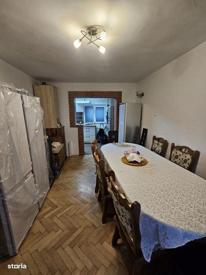 Casă cu 3 camere în Viișoara