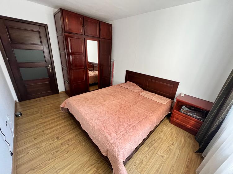 INCHIRIEZ apartament 3 camere,renovat,zona Mihai Viteazul - 2